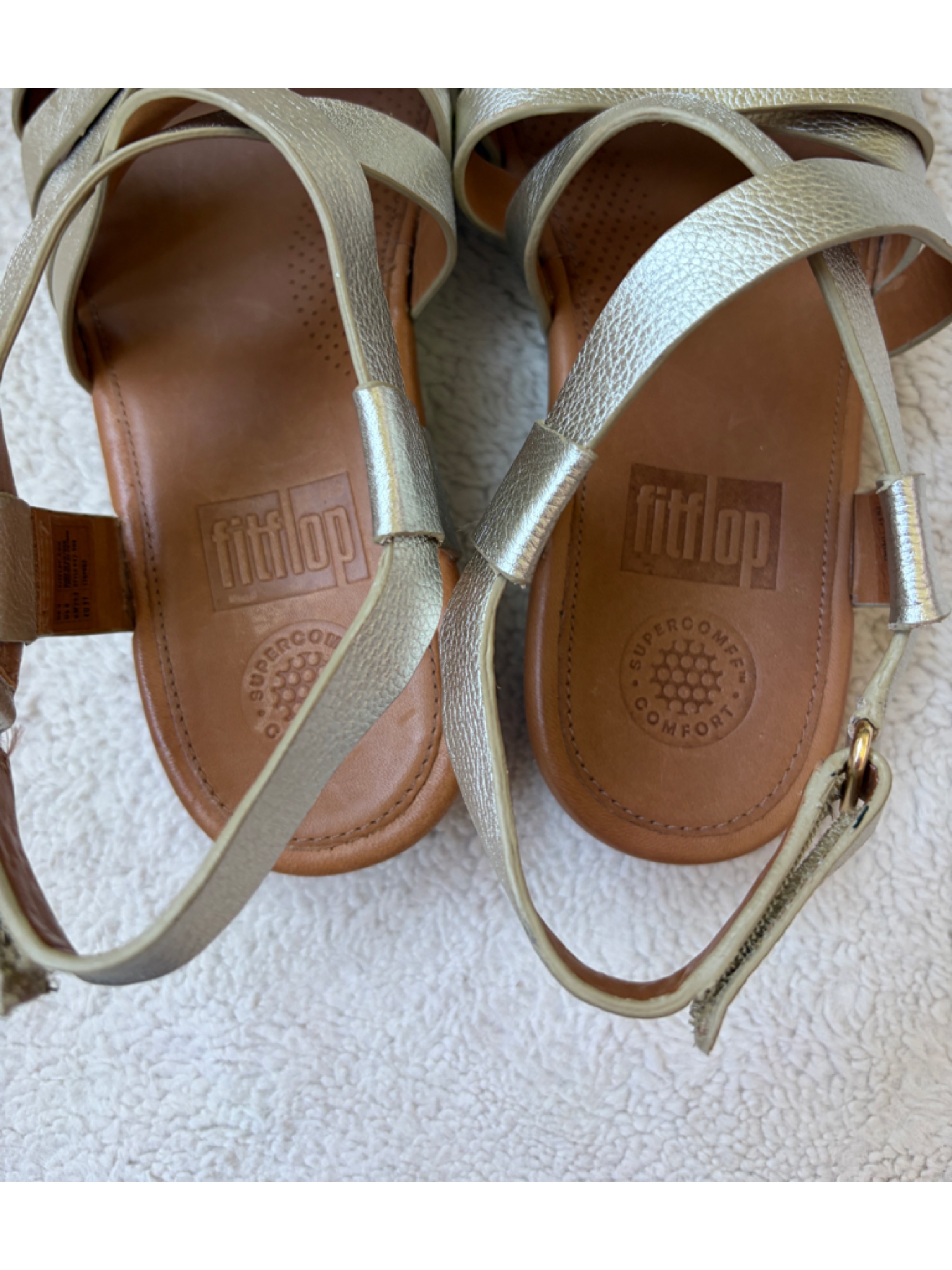 Like New Fitflop Silver Metallic Gold Strappy Sandals Women Size 6 — image 7 of 8
